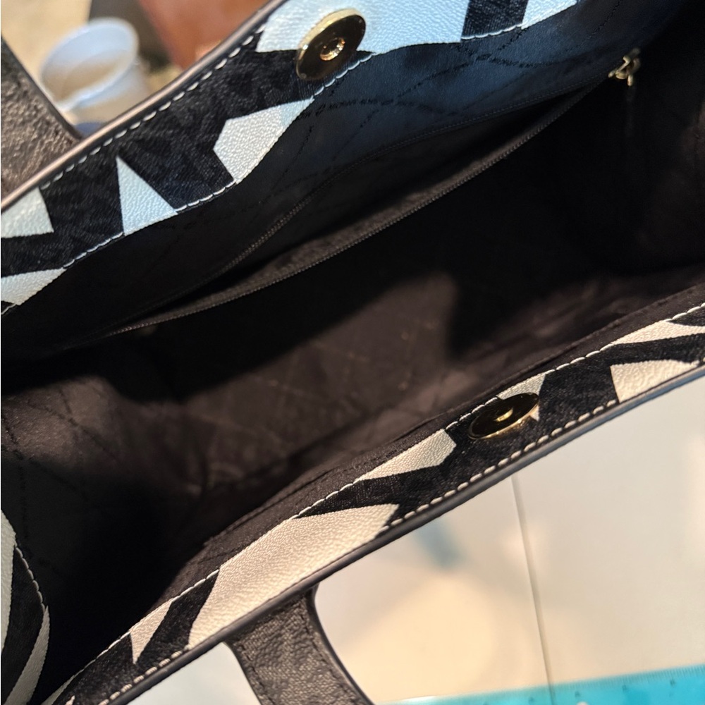 Michael Kors Large Black & White MK Signature Tote with Gold Hardware - Picture 3 of 4